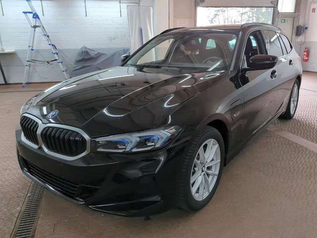 BMW 320 e Kamera*LED*Navi+*LiveCP*Driving*Parkassist