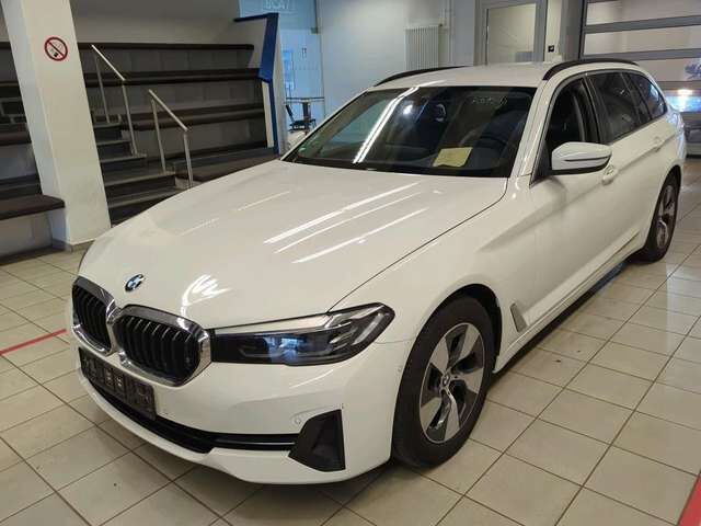 BMW 520 d ALLRAD LEDER*ALARM*Memory*LED*Sportlenkrad