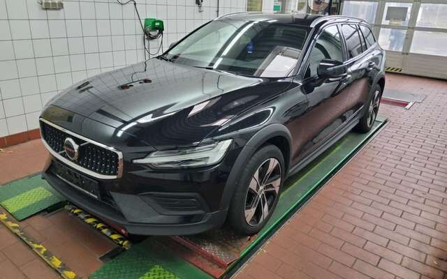 Volvo V60 Cross Country Plus AWD AHK*Kamera*VollLeder*