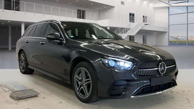 Mercedes-Benz E300 de AMG Mubeam*Pano*Distro*360*Burmest*18