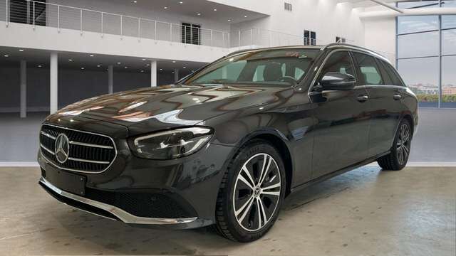 Mercedes-Benz E400 d ALLRAD SDACH*STHZG*AHK*Kamera*LED*18