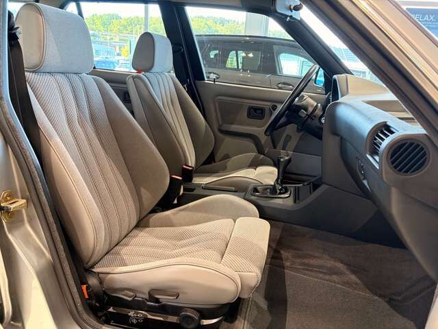 BMW 325 i 1. Hand / Unfallfrei / Sportsitze / Schiebedach