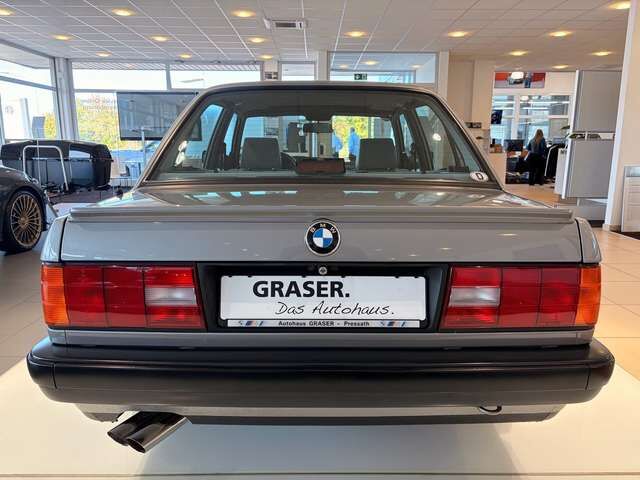 BMW 325 i 1. Hand / Unfallfrei / Sportsitze / Schiebedach