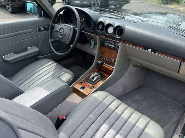 Mercedes-Benz SL 380 380 SL Classic-Data 2+, charakterstarker V8
