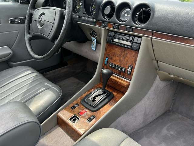 Mercedes-Benz SL 380 380 SL Classic-Data 2+, charakterstarker V8
