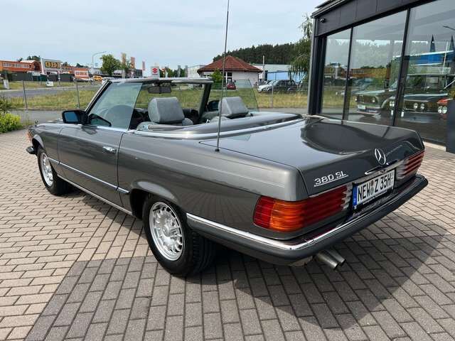 Mercedes-Benz SL 380 380 SL Classic-Data 2+, charakterstarker V8