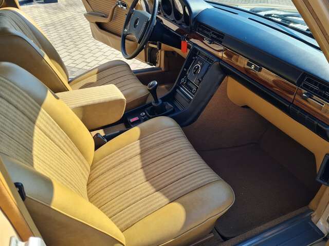 Mercedes-Benz S280 280 S 1. FAMILIEN-HAND ORIGINAL KILOMETER