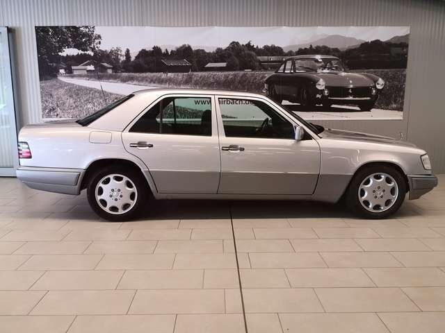 Mercedes-Benz E420 E-Klasse - Schiebedach, Klimaanlage, 2 Vorbes.