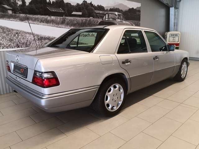 Mercedes-Benz E420 E-Klasse - Schiebedach, Klimaanlage, 2 Vorbes.