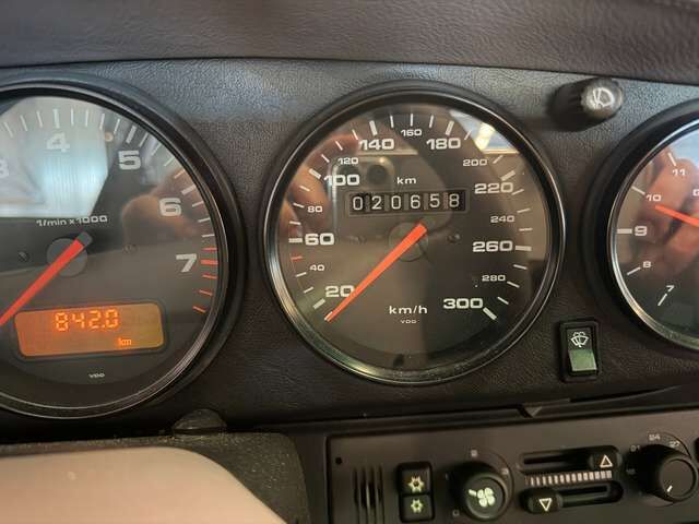 Porsche 964 911 Carrera 4 Coupe