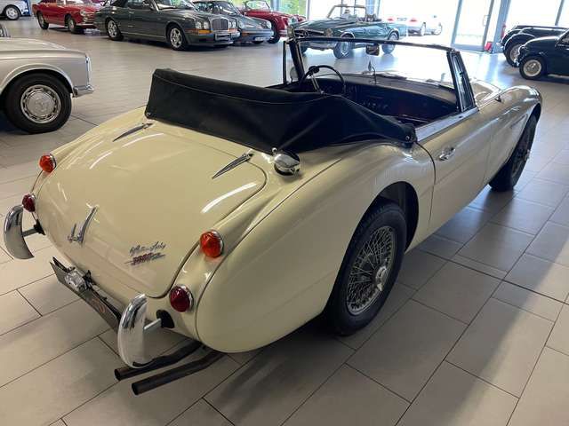 Austin-Healey 3000 3000 Mark III (BJ8)