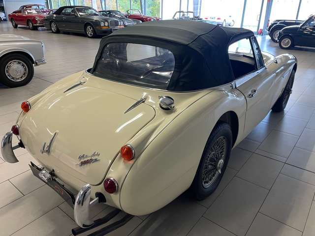 Austin-Healey 3000 3000 Mark III (BJ8)