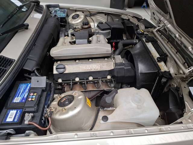 BMW 318 318i