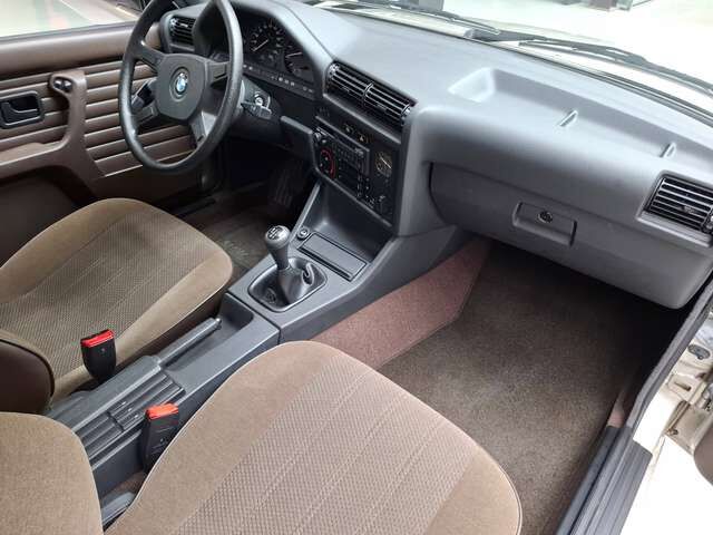 BMW 318 318i