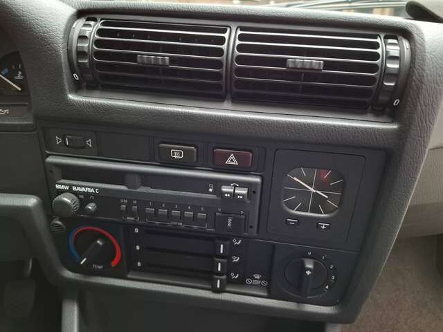 BMW 318 318i