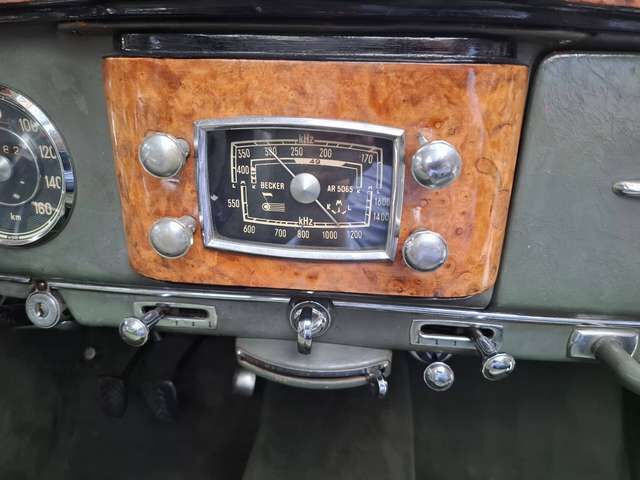 Mercedes-Benz 220 Cabriolet A