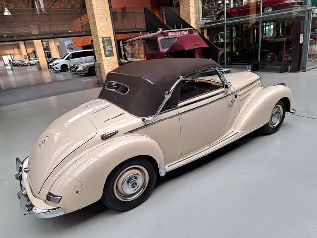 Mercedes-Benz 220 Cabriolet A