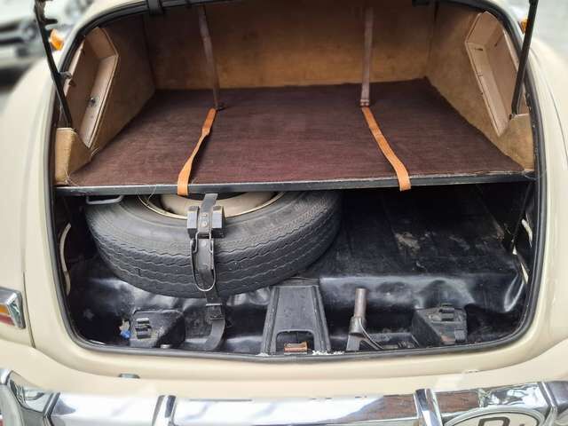 Mercedes-Benz 220 Cabriolet A