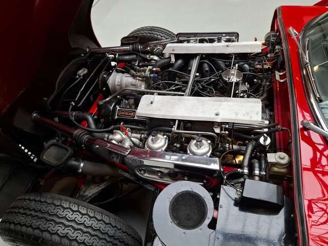 Jaguar E-Type V12