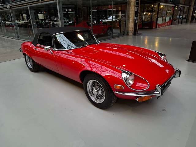 Jaguar E-Type V12