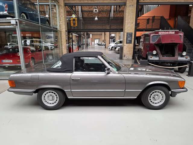 Mercedes-Benz SL 280 R107