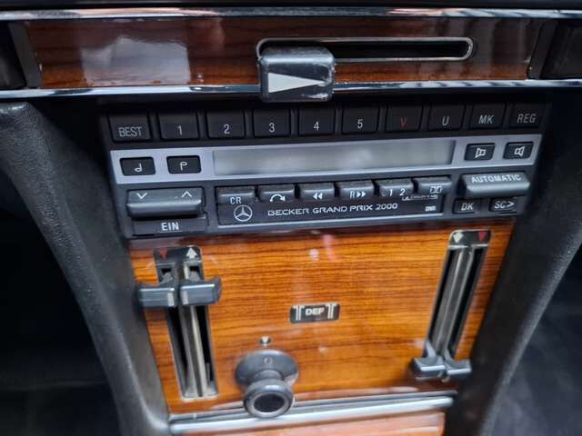 Mercedes-Benz SL 280 R107