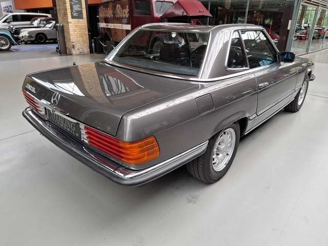 Mercedes-Benz SL 280 R107