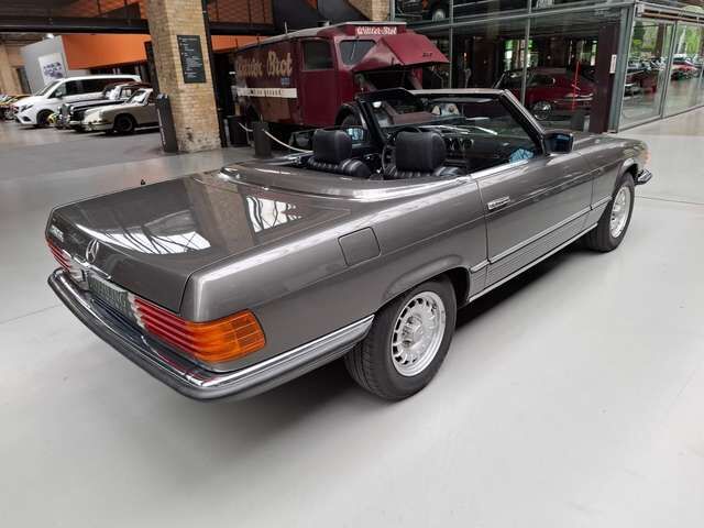 Mercedes-Benz SL 280 R107