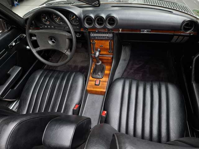 Mercedes-Benz SL 280 R107