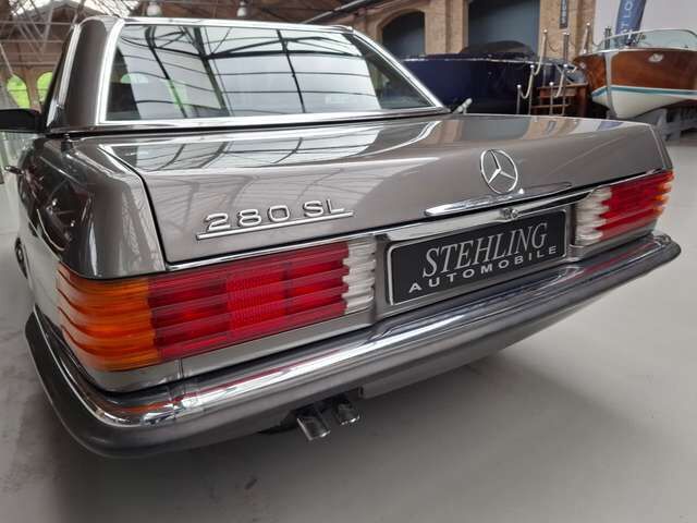 Mercedes-Benz SL 280 R107