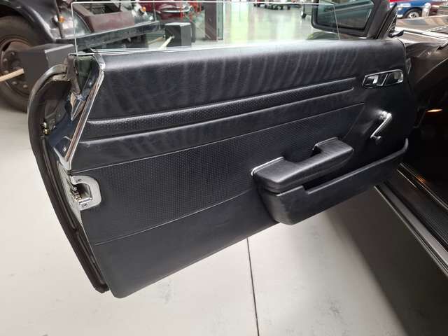 Mercedes-Benz SL 280 R107