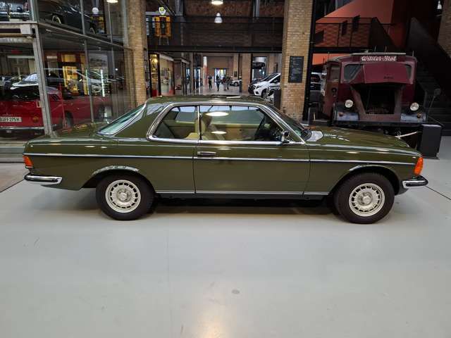 Mercedes-Benz Baureihe 123 280 CE