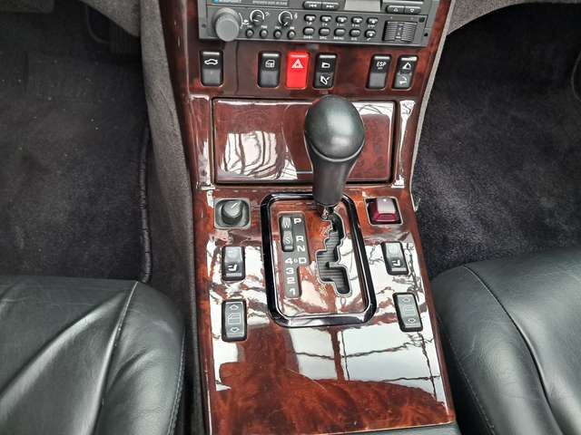 Mercedes-Benz 320