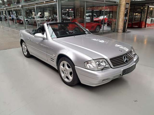 Mercedes-Benz 320