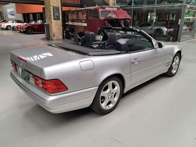 Mercedes-Benz 320