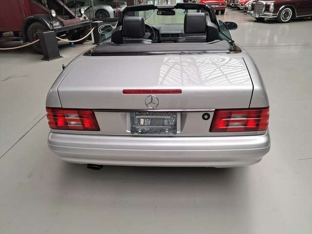 Mercedes-Benz 320
