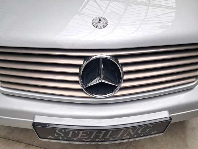 Mercedes-Benz 320