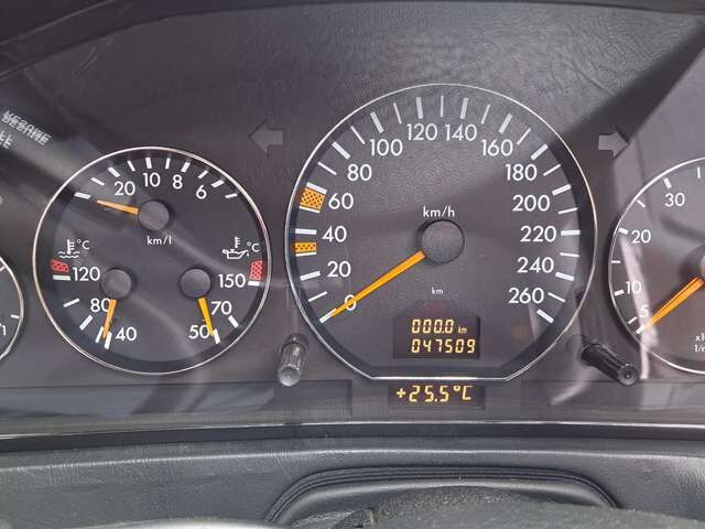 Mercedes-Benz 320