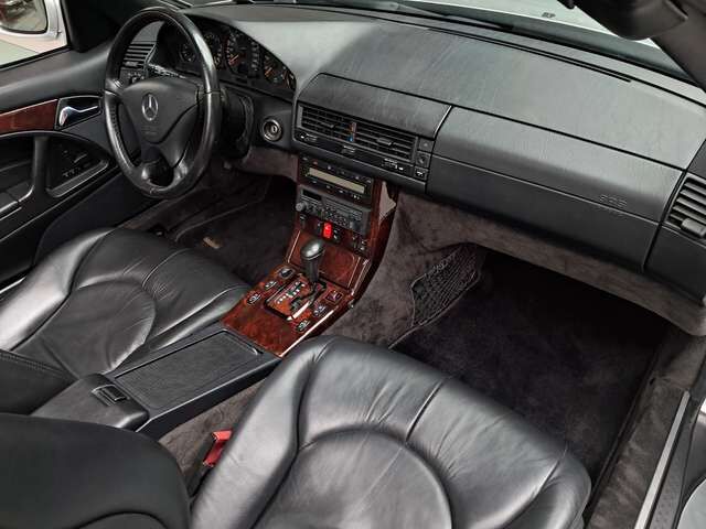 Mercedes-Benz 320