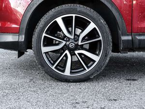 Nissan Qashqai Tekna 1.6 DIG-T Navi 360 Kamera LED Mehrzonenklima