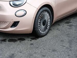 Fiat 500e Navi Memory Sitze Soundsystem JBL Apple CarPlay An