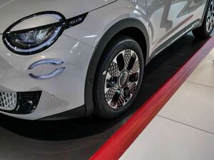 Fiat 600 La Prima Hybrid DCT Navi Massage Sitz LED