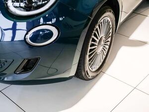 Fiat 500 Hybrid Torino LED Apple CarPlay Android Auto Klima
