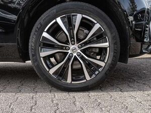 Volvo XC60 Plus Dark 2WD StandHZG El. Panodach Digitales Cock