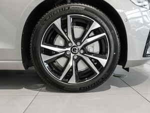 Volvo V60 B4 Benzin Plus Dark 360°Kamera Winter-Paket Buisne