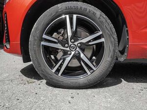 Volvo XC60 R Design AWD StandHZG AHK Navi Leder Digitales Coc