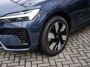 Volvo XC60 Plus Dark Recharge Plug-In Hybrid AWD T8 Twin Engi