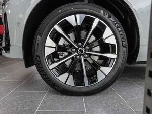 Volvo XC60 Plus Dark AWD B5 Benzin EU6e Lagom-, Winter- und L
