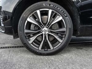 Volvo XC60 Plus Dark 2WD Digitales Cockpit Memory Sitze Sound