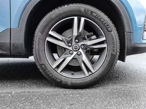 Volvo XC40 Plus Dark 2WD B3 EU6d digitales Cockpit Memory Sit